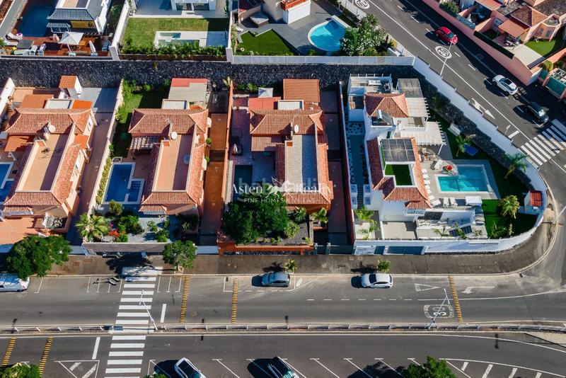 Foto 5f9c05c7-3045-46b7-8865-4b1e7f035b30. Casa villa en una planta en el madroñal en Playa Fañabé Alto Adeje