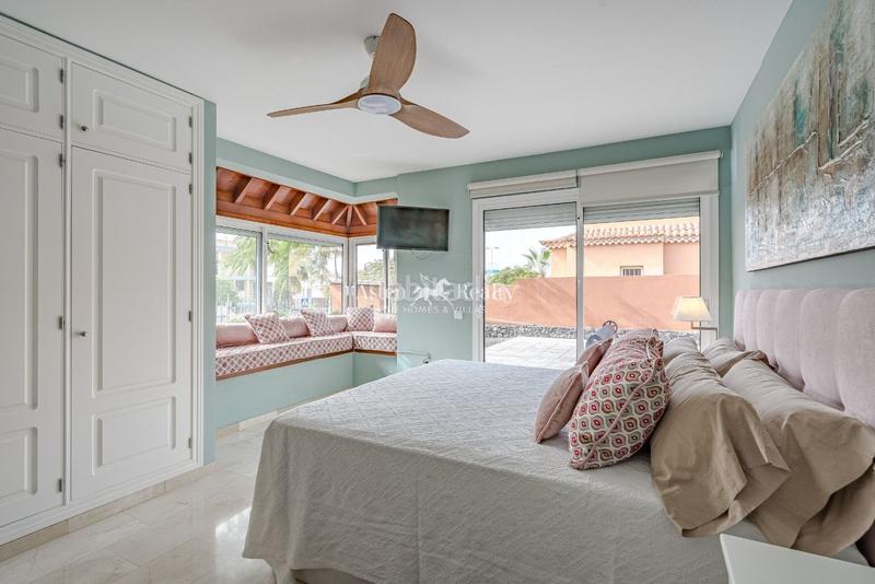 Foto e0714aca-4d57-4daa-8524-edaaa8600de4. Casa villa en una planta en el madroñal en Playa Fañabé Alto Adeje