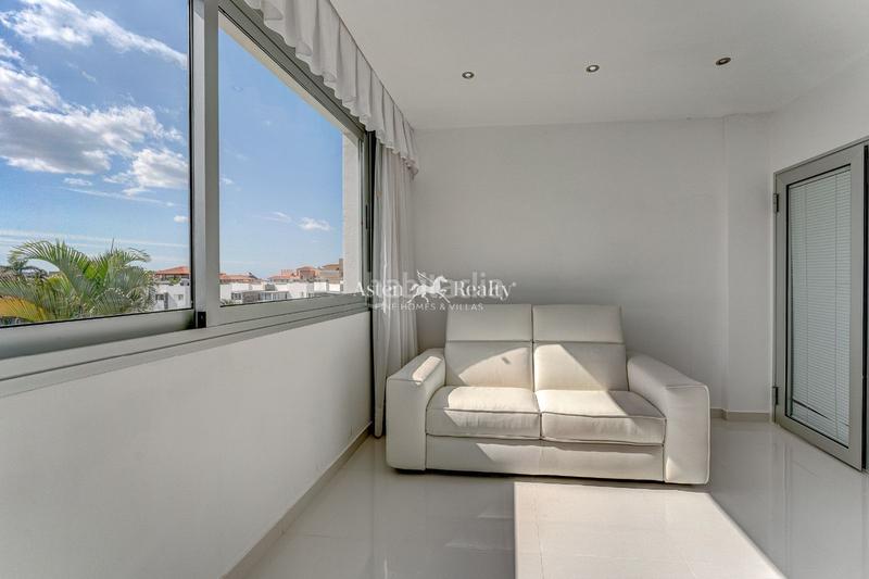 Foto 2047e507-2176-43ff-b152-6a256329817e. Casa amb aparcament piscina a Playa del Duque Adeje