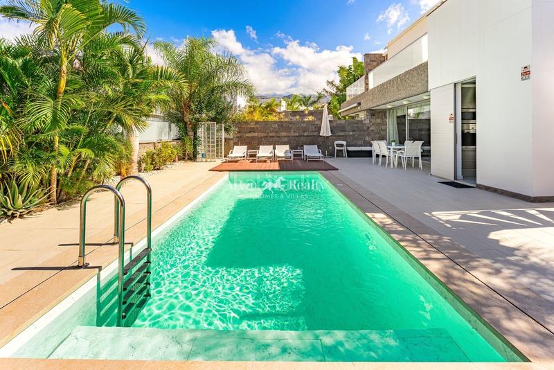 Foto a4a69c53-7934-4427-b0d2-d046e38e8e17. Casa amb aparcament piscina a Playa del Duque Adeje