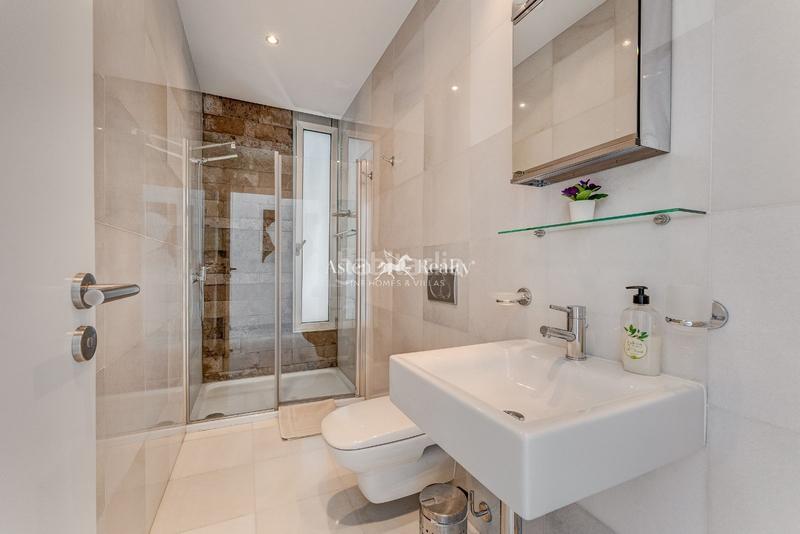 Foto a788eb90-6898-43ba-af9e-00168336c384. Casa amb aparcament piscina a Playa del Duque Adeje