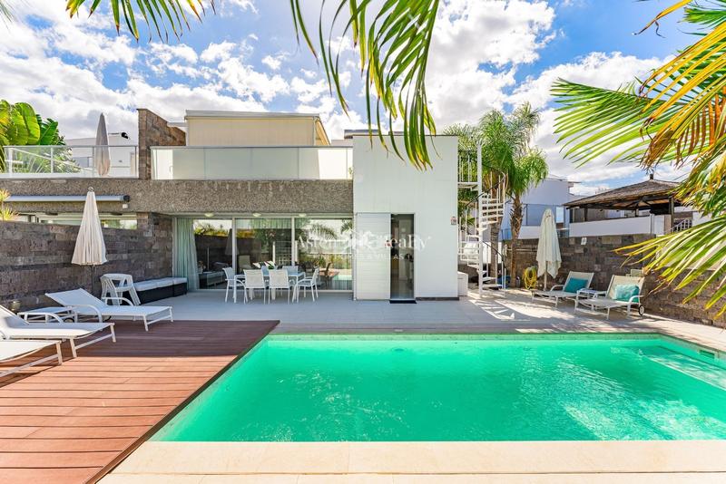 Foto d85e71c4-721b-4679-8396-af4cdb7ee8f5. Casa amb aparcament piscina a Playa del Duque Adeje