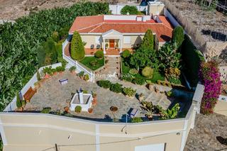 Finca rústica  Finca chigora. Exclusiva finca con plantación de plátanos y casa de estilo colo