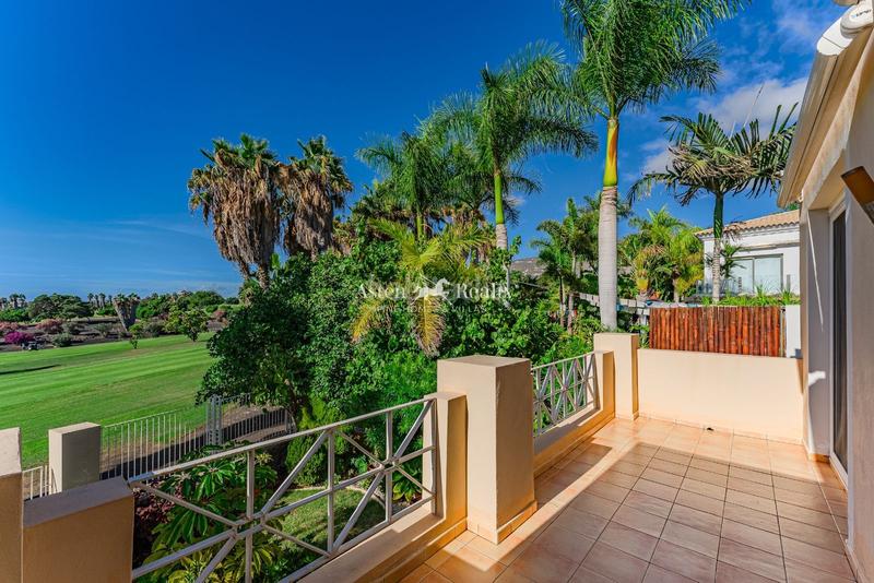 Foto 3e76a9cb-b6be-4d54-9c7a-a866d8f12e84. Haus mit heizung parking pool in La Caleta Adeje