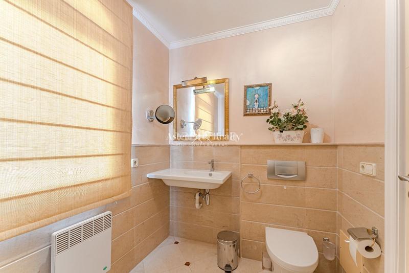 Foto 594b62bd-ff56-45b9-82ff-bc744f86a296. Haus mit heizung parking pool in La Caleta Adeje