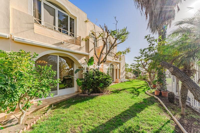 Foto 62b04d22-6ef7-414a-9d51-44721184d1ec. Haus mit heizung parking pool in La Caleta Adeje