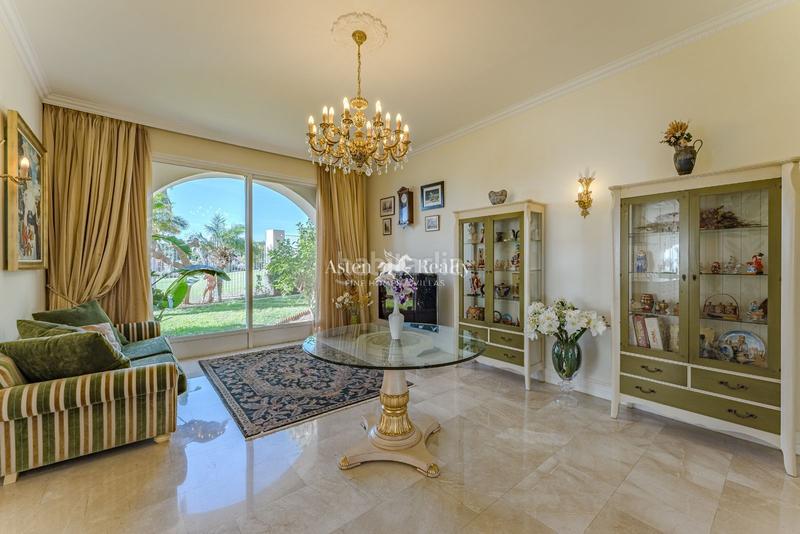 Foto 87c38c30-9d7b-435c-ae67-579183a9c675. Haus mit heizung parking pool in La Caleta Adeje