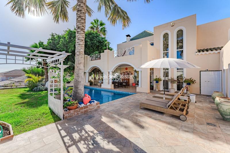 Foto 9a24adaf-df5f-4bc5-9f8e-121ec89e02c4. Haus mit heizung parking pool in La Caleta Adeje