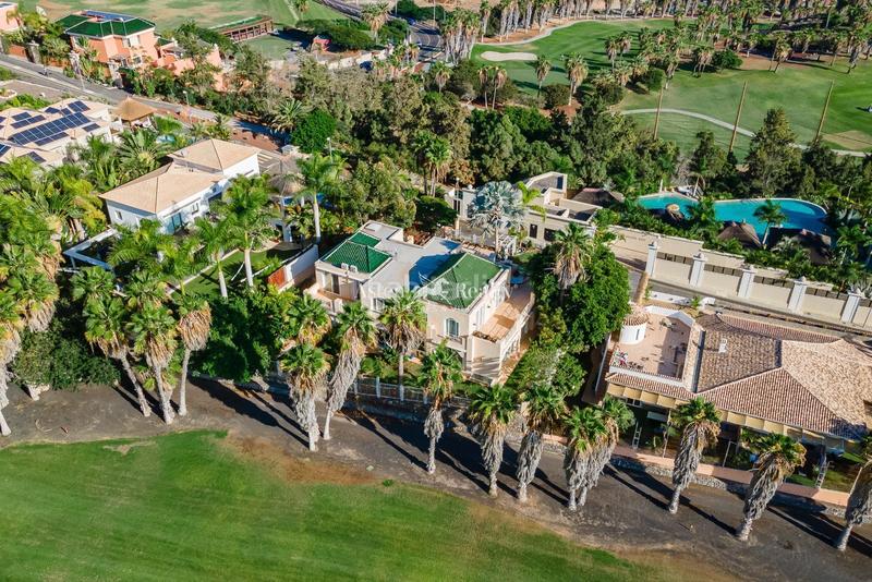 Foto c34a5a3b-a587-42fe-b4e0-378e4fba48b7. Haus mit heizung parking pool in La Caleta Adeje