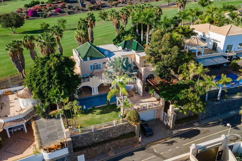 Foto c87ab0fc-a778-4f57-8a3d-5962a6c70c34. Haus mit heizung parking pool in La Caleta Adeje