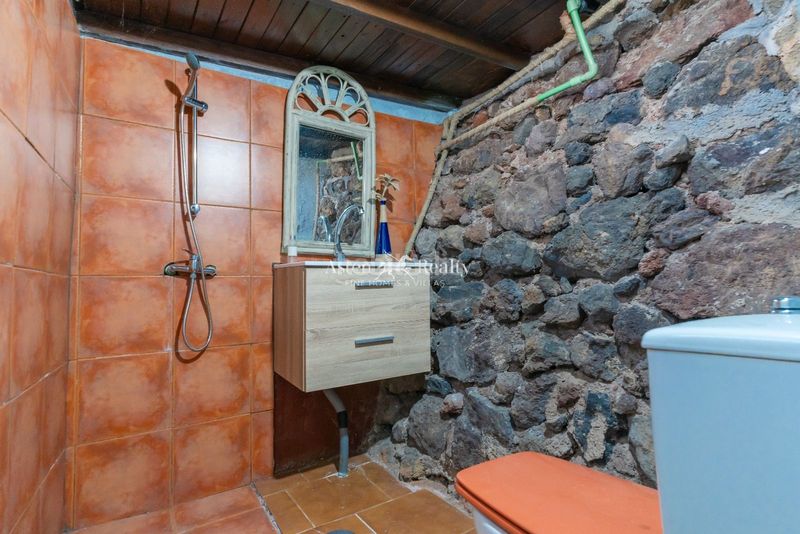 Foto 8010c5be-6c96-4321-bd2d-72817aa3c751. Casa amb aparcament a Chío Guía de Isora