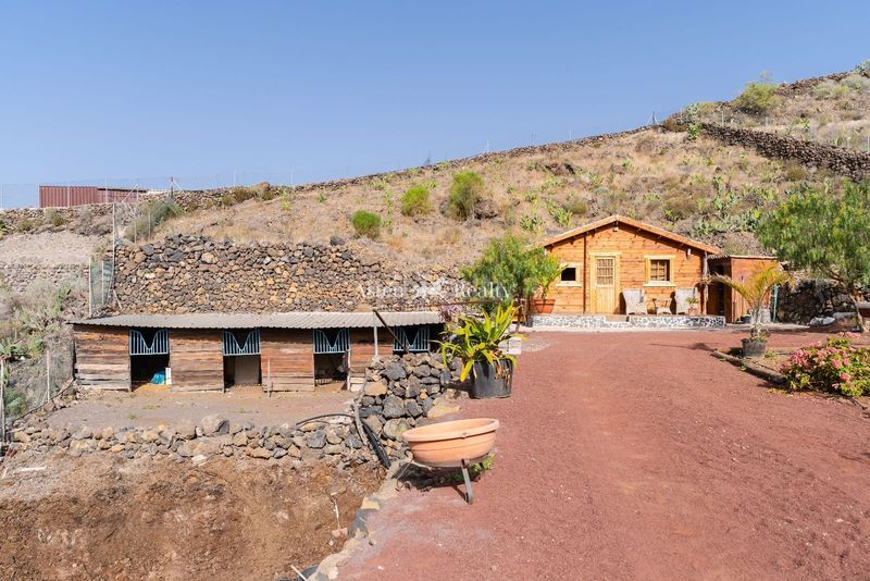 Foto bb9b7c42-4580-4242-8161-69ecefeba51c. Casa amb aparcament a Chío Guía de Isora