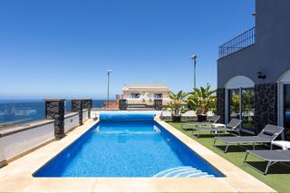 Casa  De la lancha. Exquisita villa con espectaculares vistas cerca de loro parque