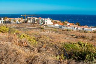 Terreno residencial  Los prismas. Terreno en venta en arico de 1076 m2
