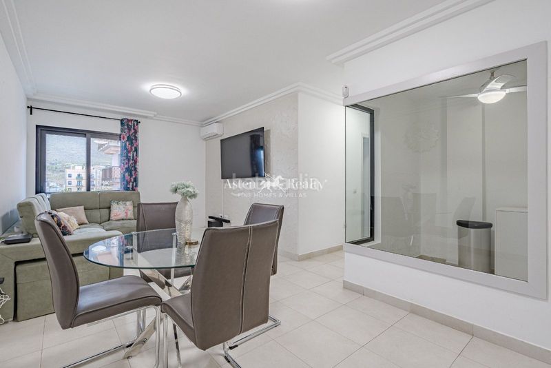 Foto 8e38b092-b0ee-439f-975e-814fd2acb4ae. Àtic amb aparcament piscina a Casco Urbano Adeje