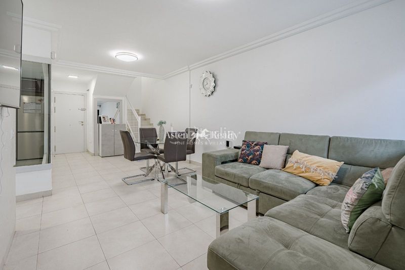 Foto f37b5d95-a30f-493b-ba91-95e9d9c81085. Àtic amb aparcament piscina a Casco Urbano Adeje