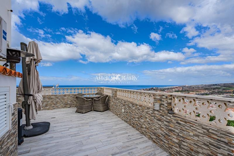 Foto 22431ecb-83e3-4649-bfde-9ac59a5428a1. Maison avec parking piscine dans Playa del Duque Adeje