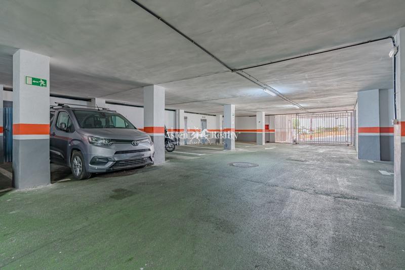 Foto 870f3528-fa28-484e-a970-74df32763479. Maison avec parking piscine dans Playa del Duque Adeje