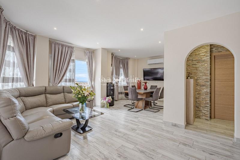 Foto 918d1eda-a301-4536-8947-45a0f4f6719f. Maison avec parking piscine dans Playa del Duque Adeje