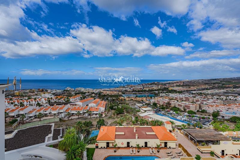 Foto e00f13a4-ba9e-4732-9bd3-89d54e07b702. Maison avec parking piscine dans Playa del Duque Adeje