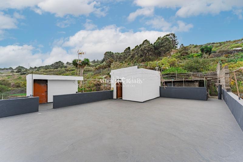 Foto 3311d735-3f88-4122-bcb3-03b2dcebb08e. Casa  con jardin el tanque bajo en Tanque (El)