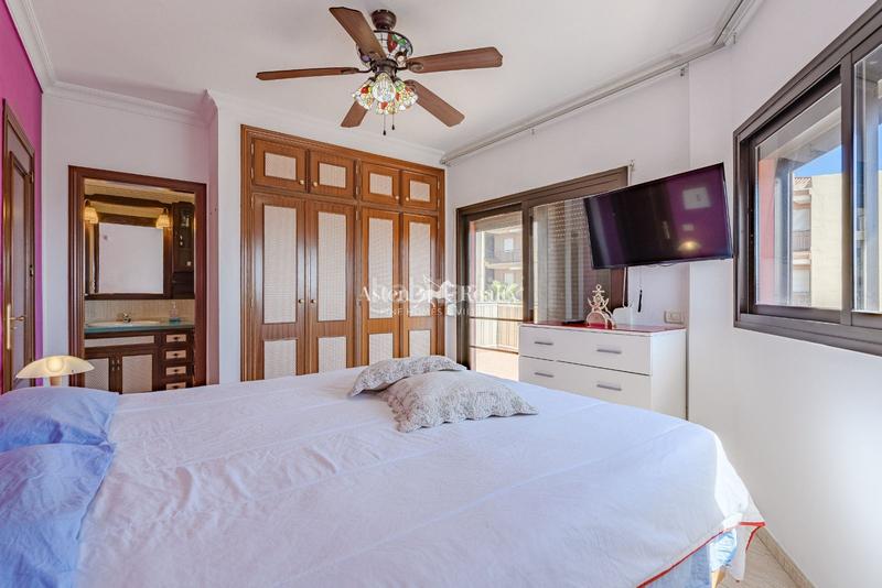 Foto e238990b-b6c0-4a8d-bdf8-3321763e5bbb. Casa a schiera con piscina in Casco Urbano Adeje