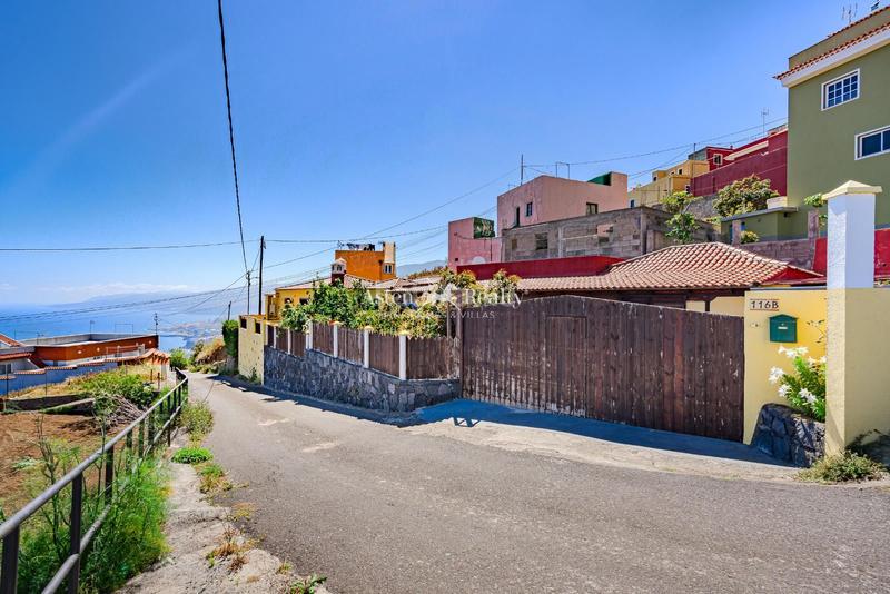 Foto 1e1e232f-21f8-4286-855b-8b8da21a6c5a. Casa  terrera con estupendas vistas al mar en Realejos (Los)