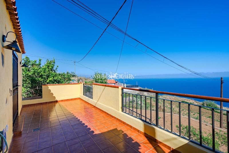 Foto 402183ba-568d-4f23-a253-e50226a3c975. Casa  terrera con estupendas vistas al mar en Realejos (Los)