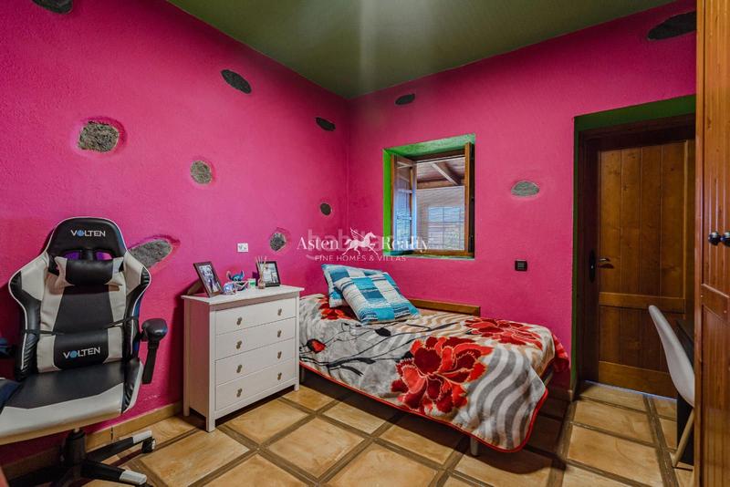 Foto 51509c43-9c78-44cc-a51a-8b54aa742445. Casa  terrera con estupendas vistas al mar en Realejos (Los)