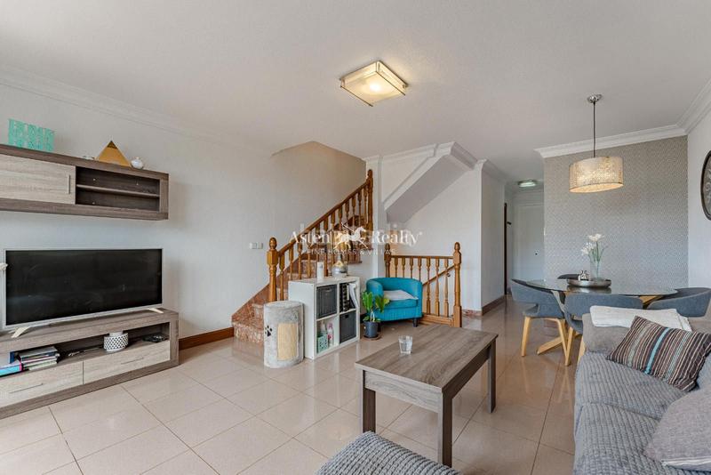 Foto 40ae5bdb-a873-4cda-b6a3-5fcf1938e695. Casa adossada amb aparcament a Playa Fañabé Alto Adeje