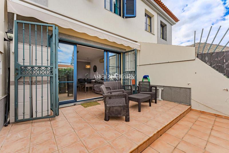 Foto 80f8c8c3-19fc-4f3c-80a4-d5fee9022a3f. Casa adossada amb aparcament a Playa Fañabé Alto Adeje