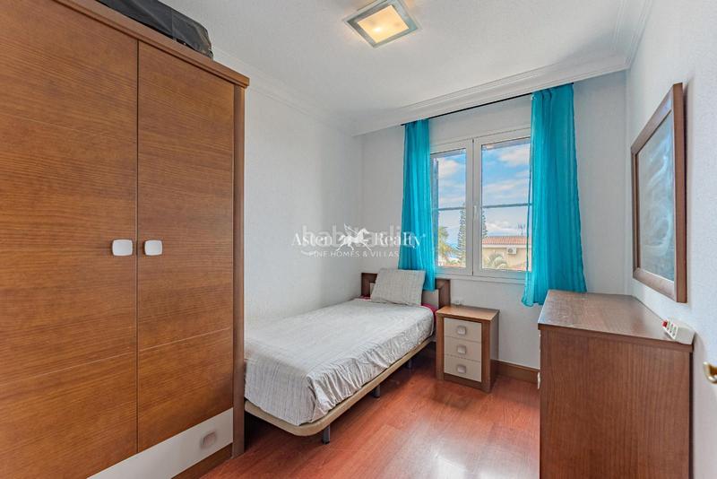 Foto b5e5a942-cfb9-499d-a027-adf8361a7f16. Casa adossada amb aparcament a Playa Fañabé Alto Adeje