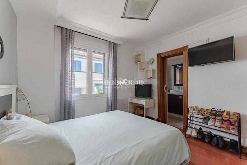 Foto f7e9822f-a8ab-4930-8e89-8a11c59f3bdd. Casa adossada amb aparcament a Playa Fañabé Alto Adeje