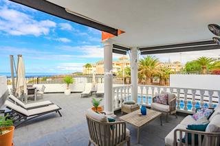 Casa aparellada  Lugano. Maravilloso pareado ubicado en los cristianos con piscina privad
