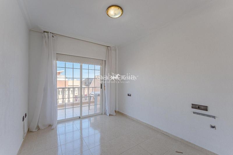 Foto 2116cb23-28a8-45ff-9afd-ad009f00d681. Apartment with parking pool in Torviscas Centro y Alto Adeje