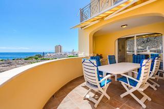 Pis  Falua. Gran propiedad frente el océano en playa los cristianos