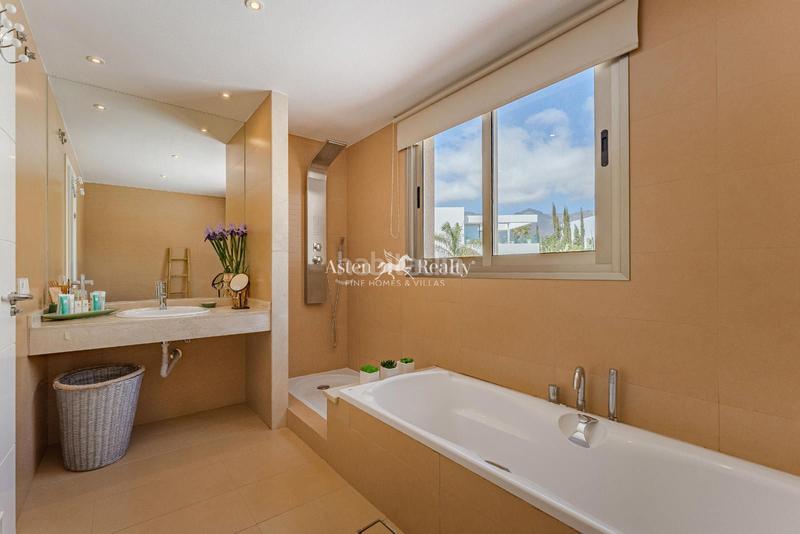 Foto 813f3ecd-6b52-40a7-a8b6-ee3ad22e8404. Maison avec parking piscine dans La Caleta Adeje