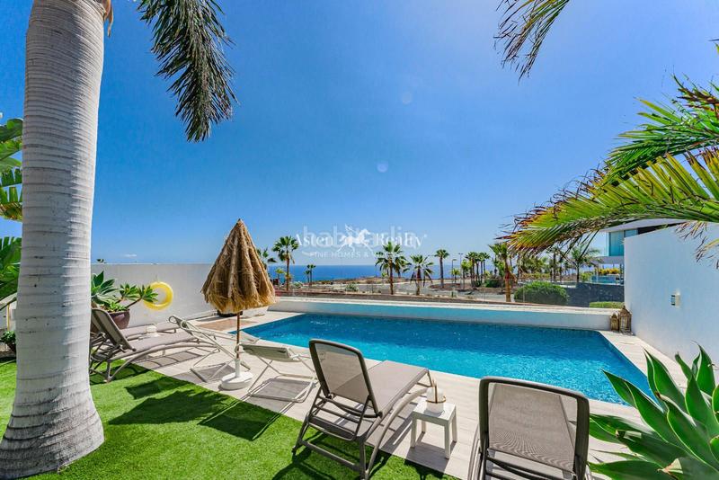 Foto 831563db-503c-44e2-aa2a-ce57dcc8a101. Maison avec parking piscine dans La Caleta Adeje