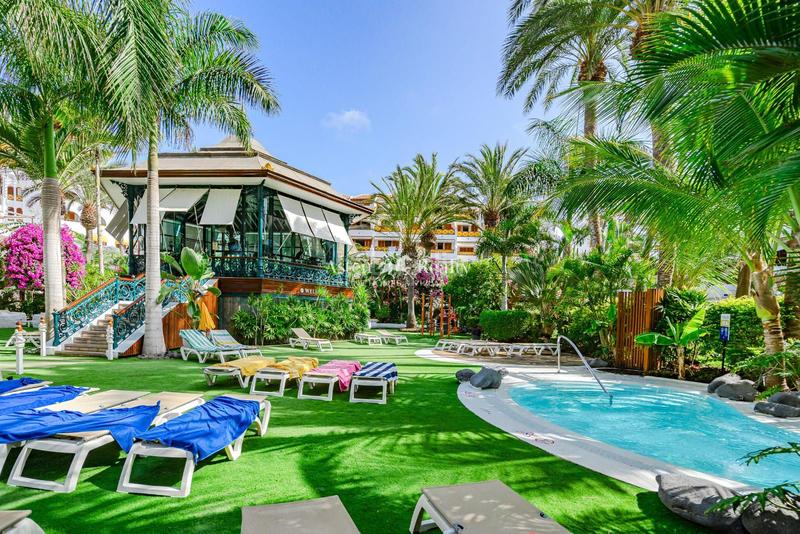 Foto fc0b72ad-450c-4759-b923-c9db0ea5a7f1. Duplex con piscina in Playa de las Américas Arona