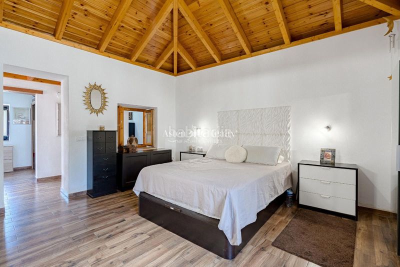 Foto 95ad07f5-28c2-4c2c-88c1-802c5ec2017e. Casa amb aparcament a Guía de Isora interior Guía de Isora