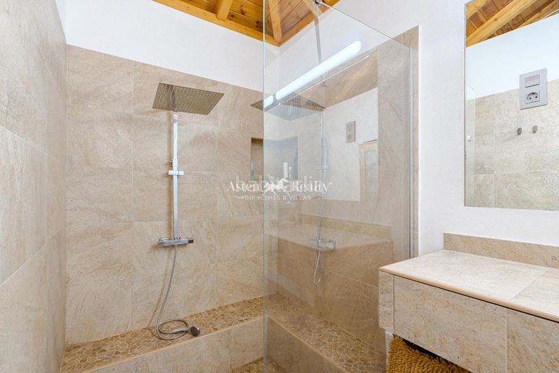 Foto 9715dc91-ee0b-4072-9c6d-9ad363abd79c. Casa amb aparcament a Guía de Isora interior Guía de Isora
