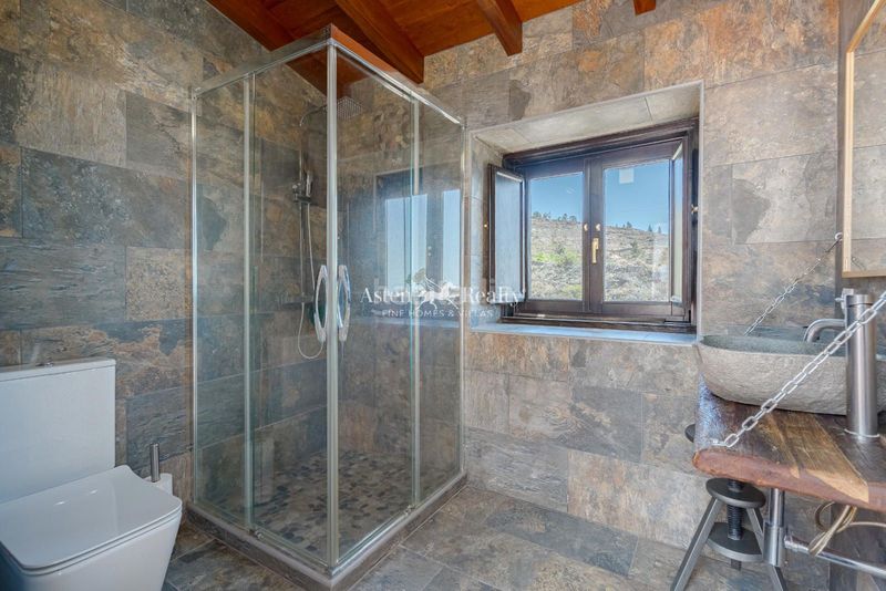 Foto ac6f61ef-ee2c-4f44-aa4e-6a7eeaca72cb. Casa amb aparcament a Guía de Isora interior Guía de Isora