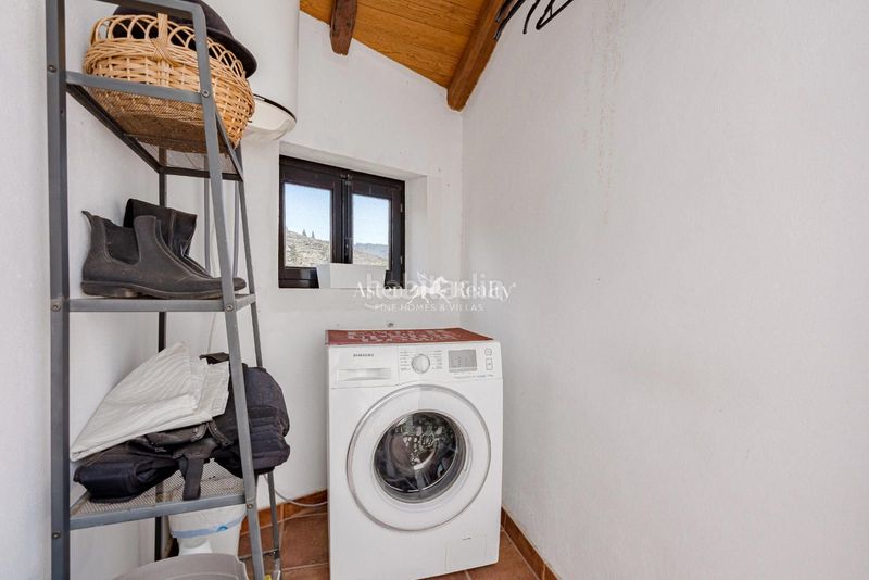 Foto be08577f-60a8-4275-84da-9b1d5a0e1d10. Casa amb aparcament a Guía de Isora interior Guía de Isora