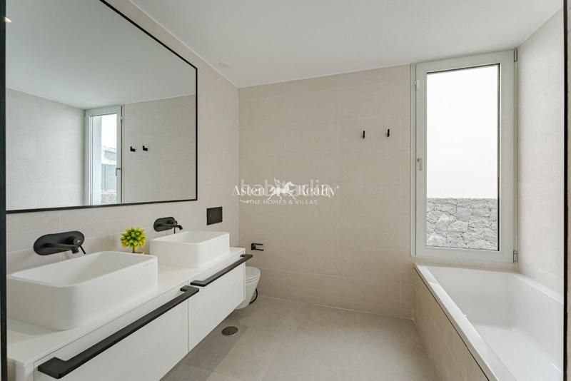 Foto 83584c24-3e00-47a5-9b81-71aec75b473b. Maison avec parking piscine dans Callao Salvaje - Playa Paraíso Adeje