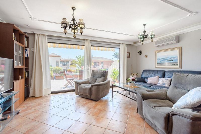 Foto 61abd80a-3e30-4a1a-847a-8d3f07f65b1f. Casa adossada amb calefacció aparcament a Casco Urbano Adeje