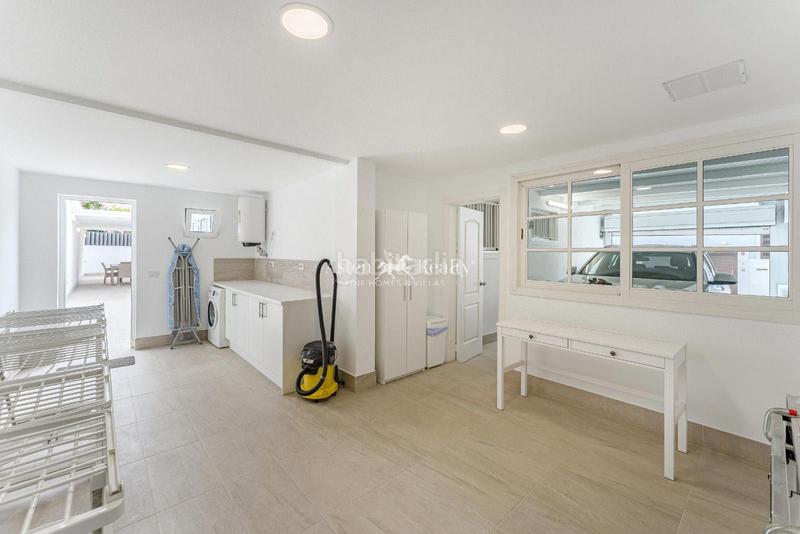 Foto 116f8fc1-6cc8-4147-9d3a-5166f8f9f6ed. Chalet  independiente con 3 dormitorios y garaje cerrado, en el corazón . en Adeje