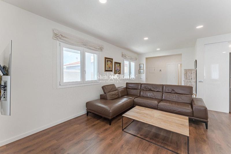 Foto 15deaec6-e276-4e86-b743-8f2835ffb134. Chalet  independiente con 3 dormitorios y garaje cerrado, en el corazón . en Adeje