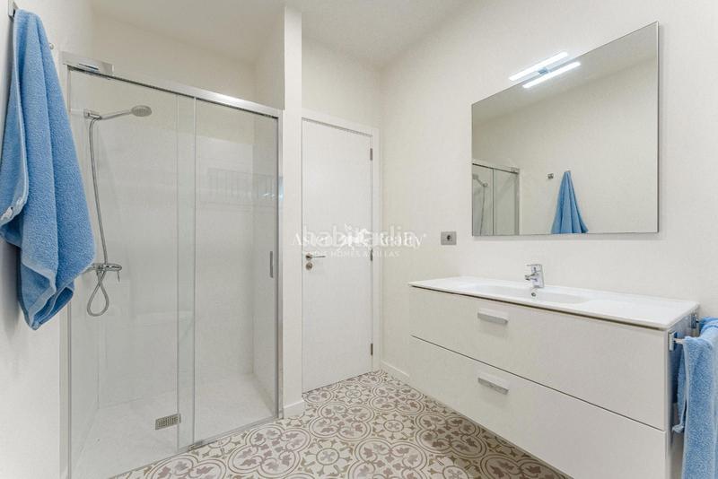 Foto 288379a3-826f-428e-ac96-8eae99175800. Chalet  independiente con 3 dormitorios y garaje cerrado, en el corazón . en Adeje