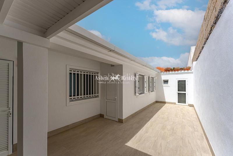 Foto 67536a3a-4c27-4d36-8a66-420ae8b2206b. Chalet  independiente con 3 dormitorios y garaje cerrado, en el corazón . en Adeje