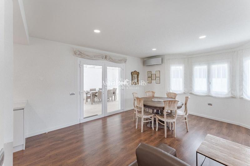 Foto ba3dd403-c248-4d4a-a5c9-0a7b2f8344e1. Chalet  independiente con 3 dormitorios y garaje cerrado, en el corazón . en Adeje